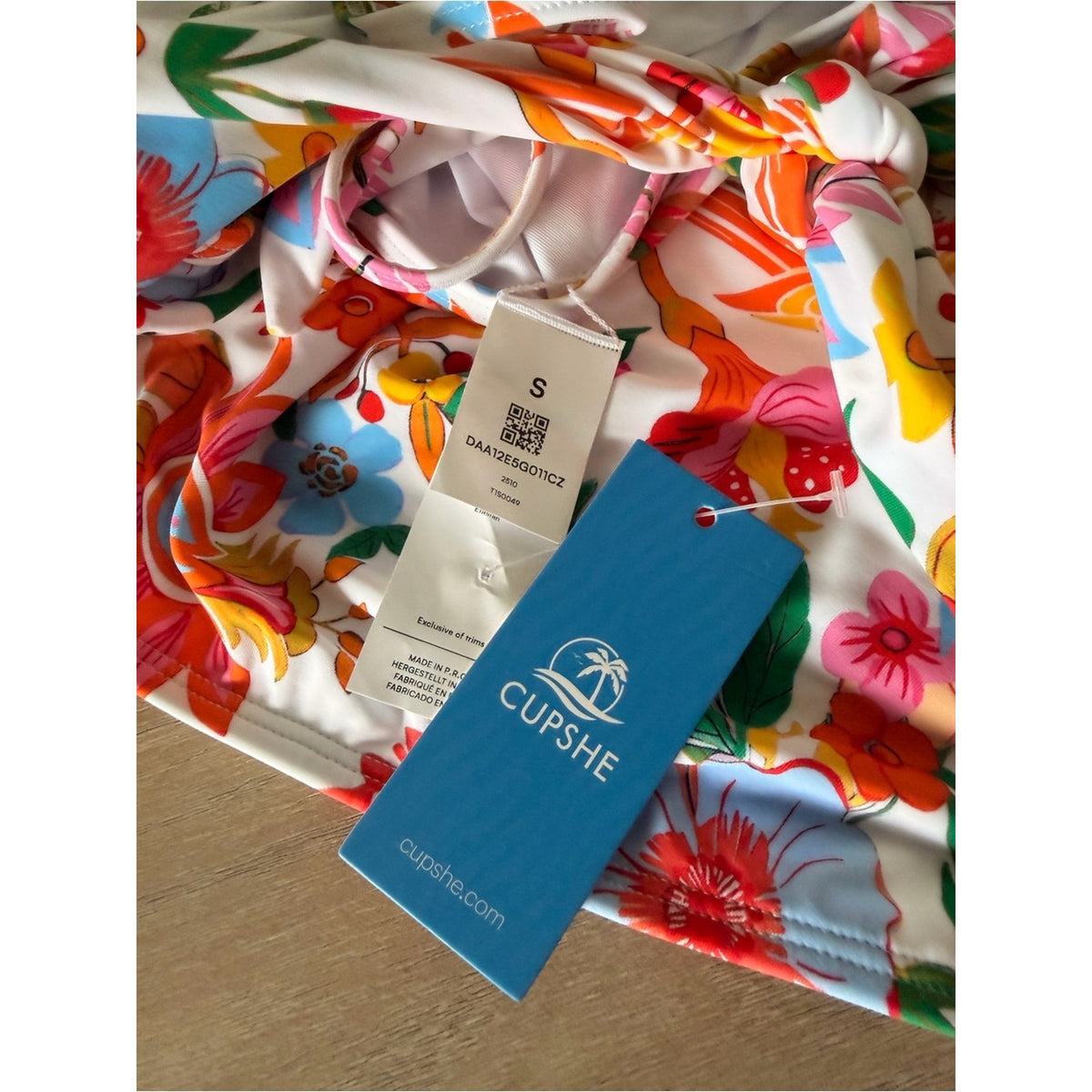 Cupshe One Piece Swimsuit Floral Halter Tie Back Cutout NWT Size Small
