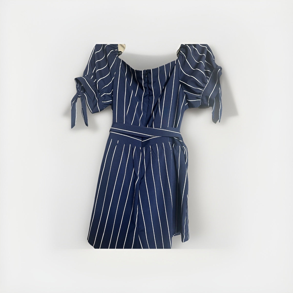 Essue Pinstriped Romper — Women’s Size Large (Runs Small) summer casual romper