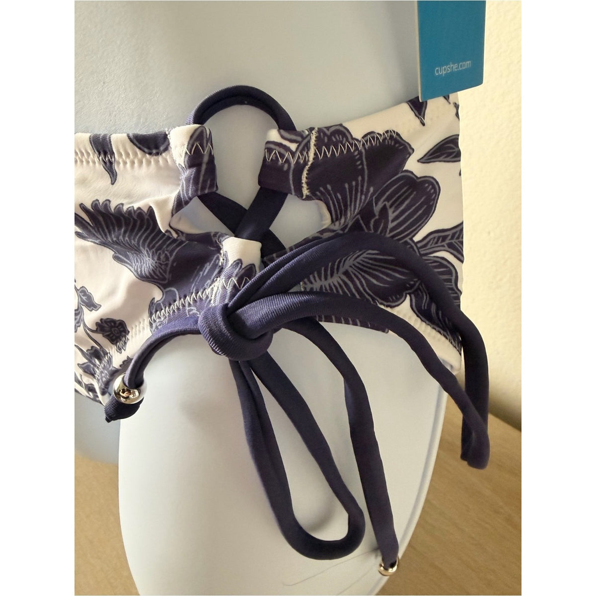 Cupshe NWT Navy White Floral Wrap Bikini Set Tie Side Swimsuit Size Medium