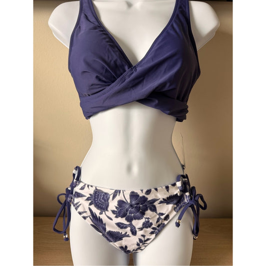 Cupshe NWT Navy White Floral Wrap Bikini Set Tie Side Swimsuit Size Medium