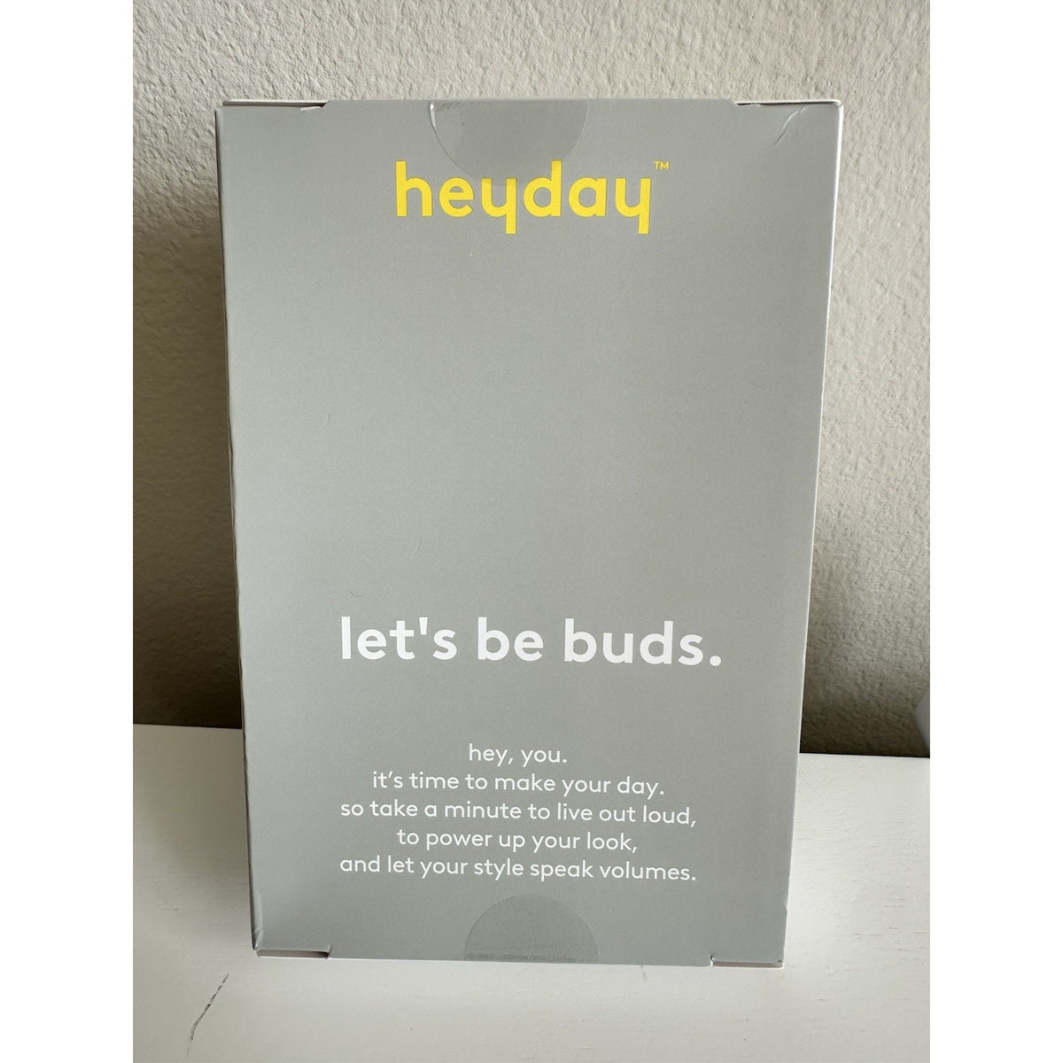 Heyday Wired Earbuds 3.5mm Jack w/ Mic & Remote – Blue Flower – New