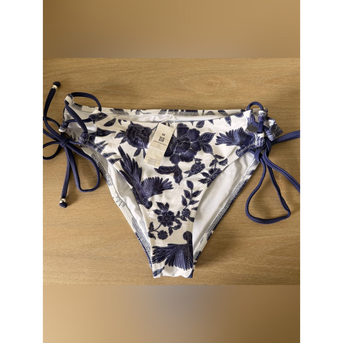 Cupshe NWT Navy White Floral Wrap Bikini Set Tie Side Swimsuit Size Medium