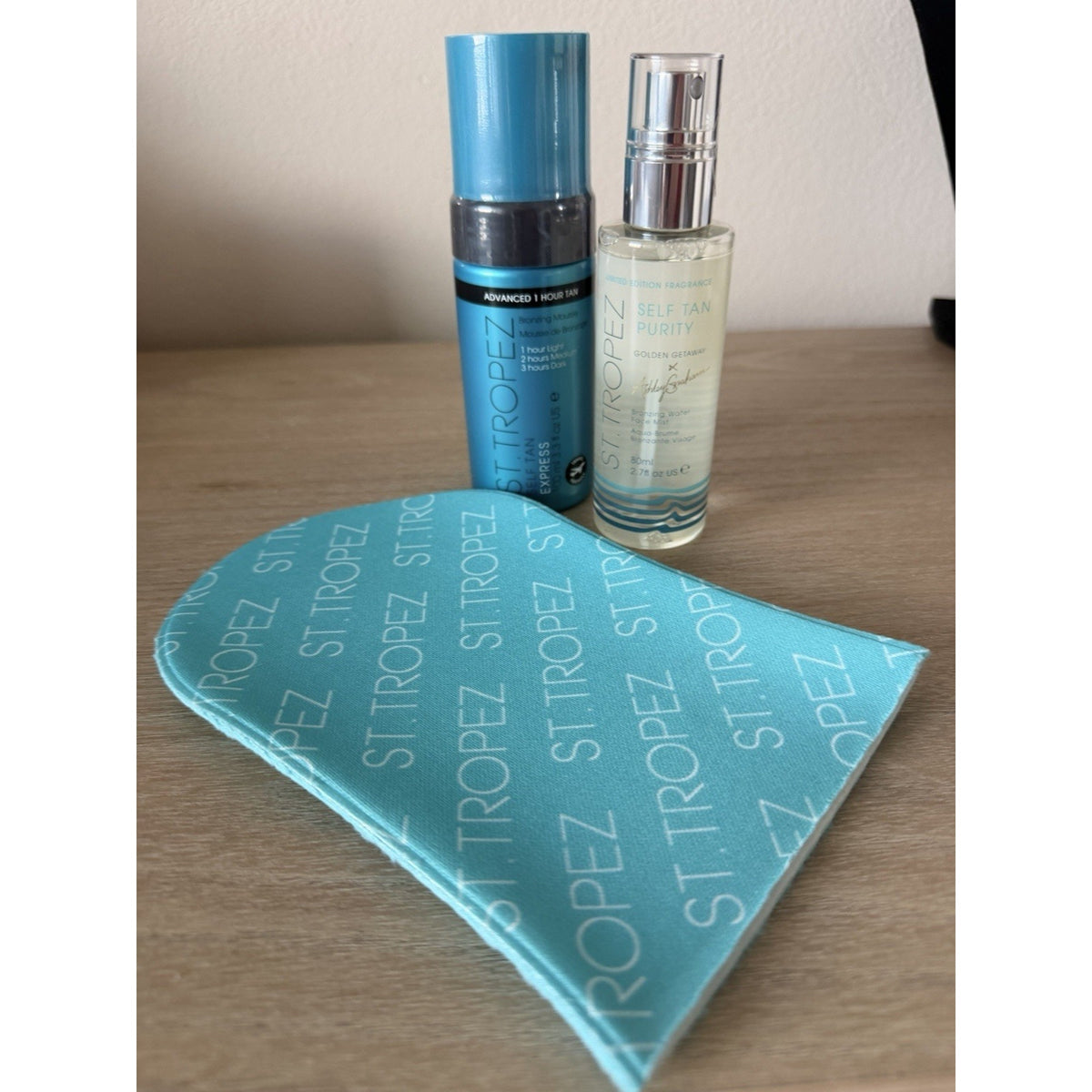St Tropez x Ashley Graham Golden Getaway Self Tan 3 Pc Mousse Mist Mitt