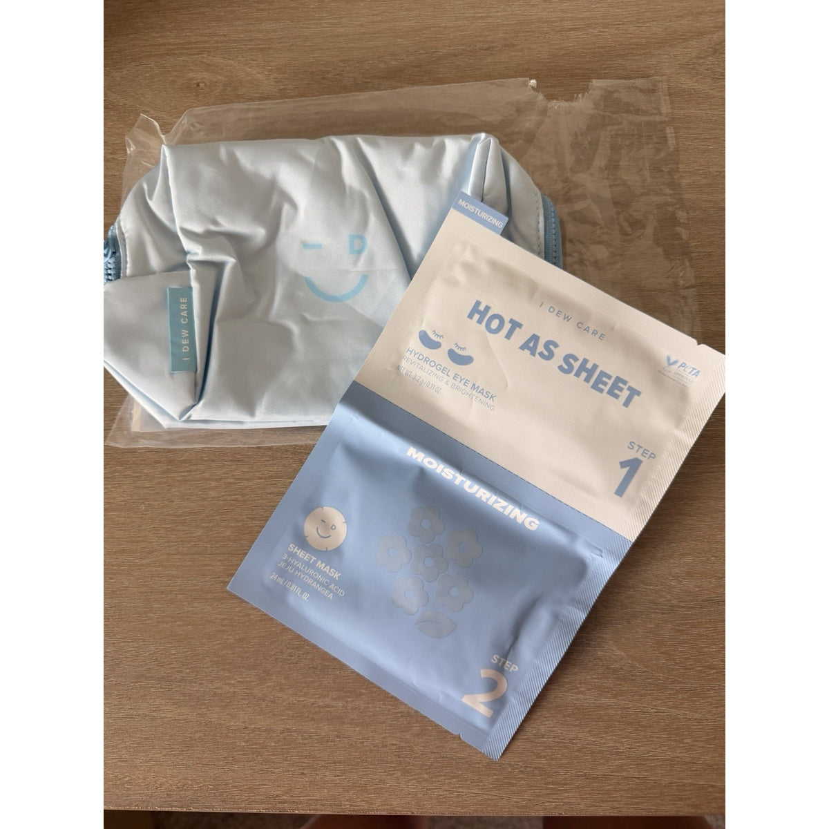 I Dew Care Hot As Sheet Face Eye Mask & Blue Cosmetic Bag Set New