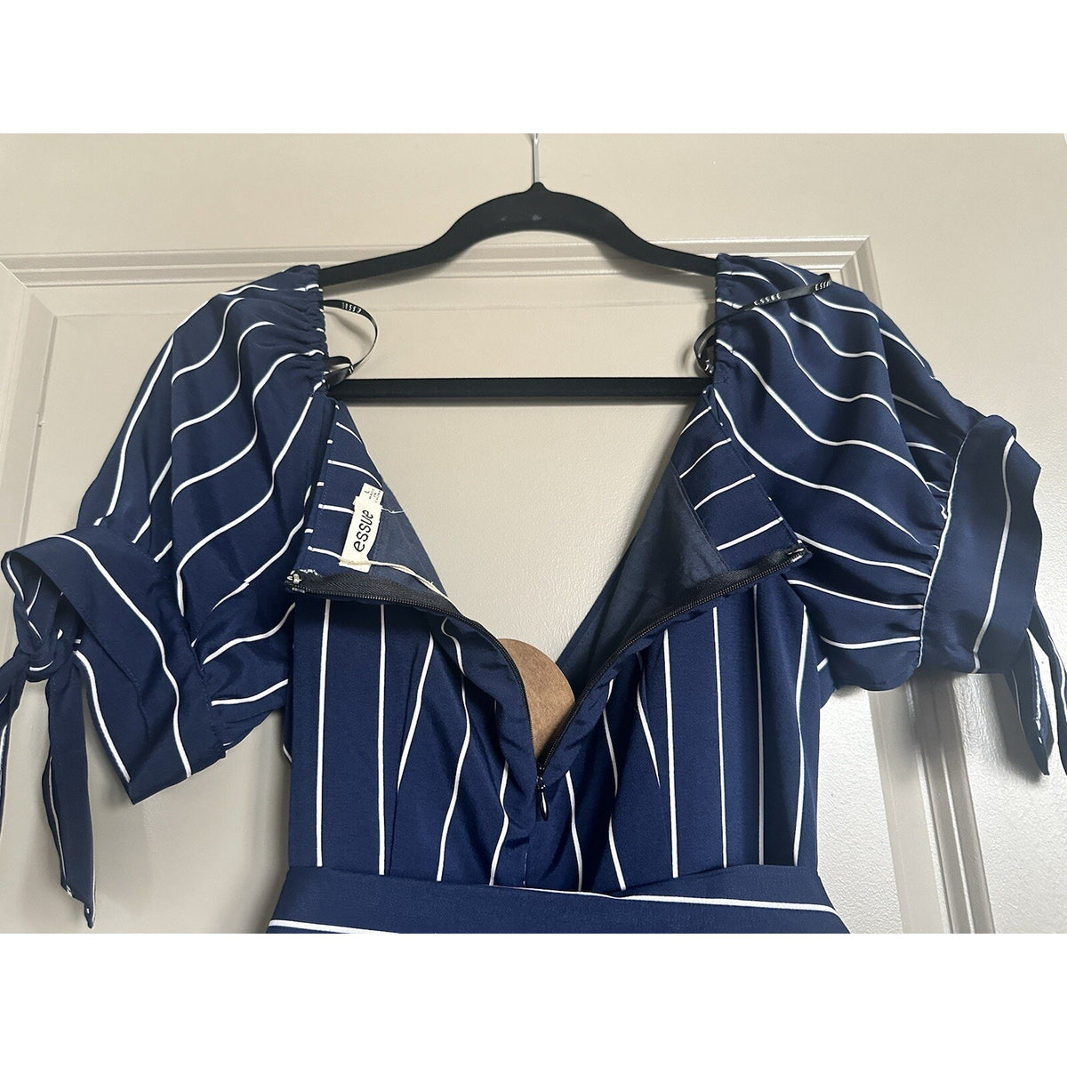 Essue Pinstriped Romper — Women’s Size Large (Runs Small) summer casual romper