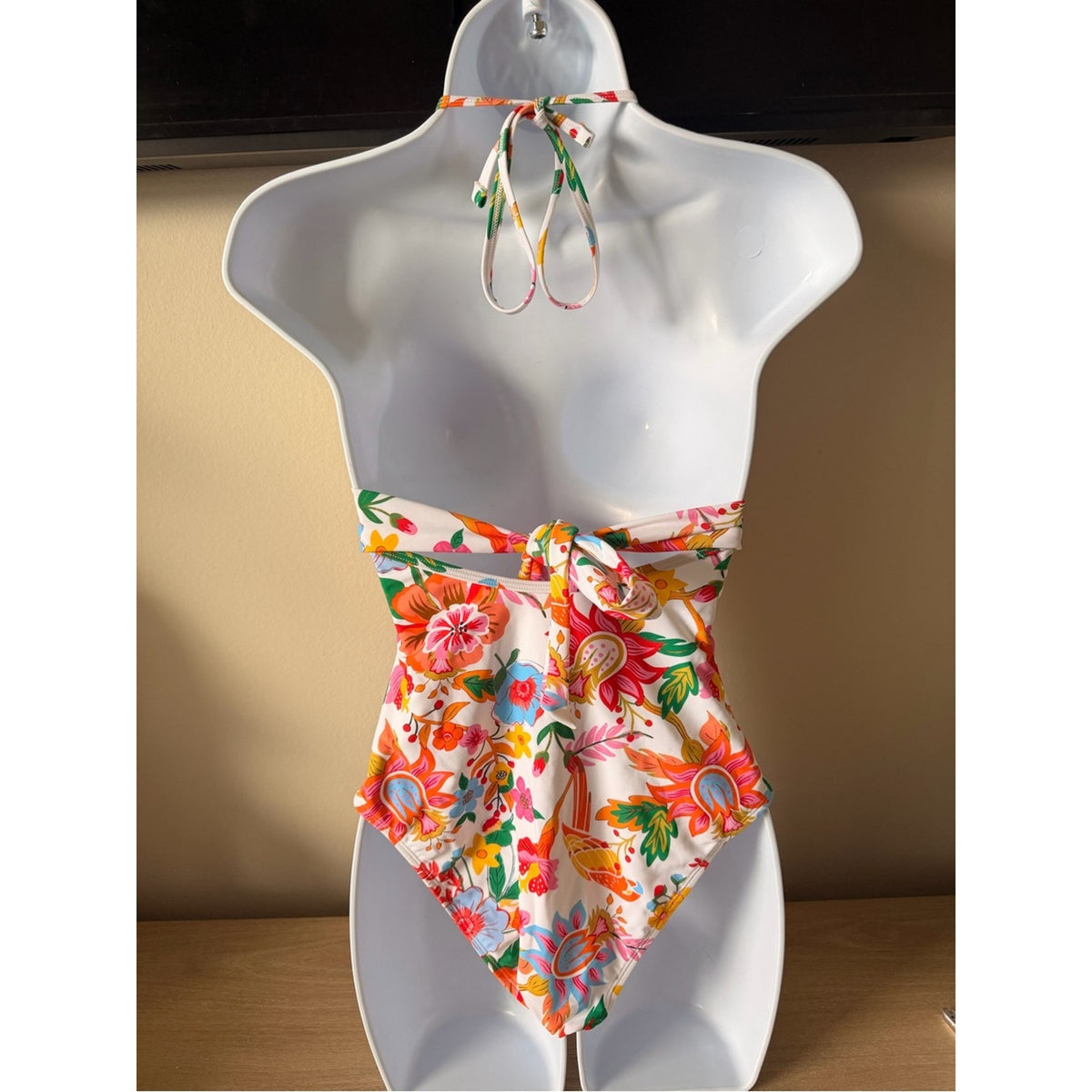 Cupshe One Piece Swimsuit Floral Halter Tie Back Cutout NWT Size Small
