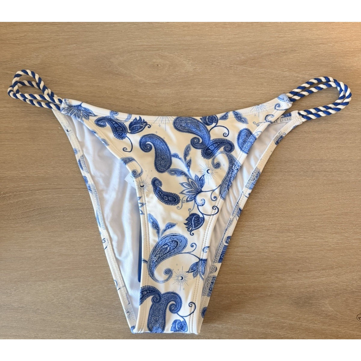 Cupshe Bikini Set M Blue White Paisley Underwire Rope Strap Swimsuit NWT