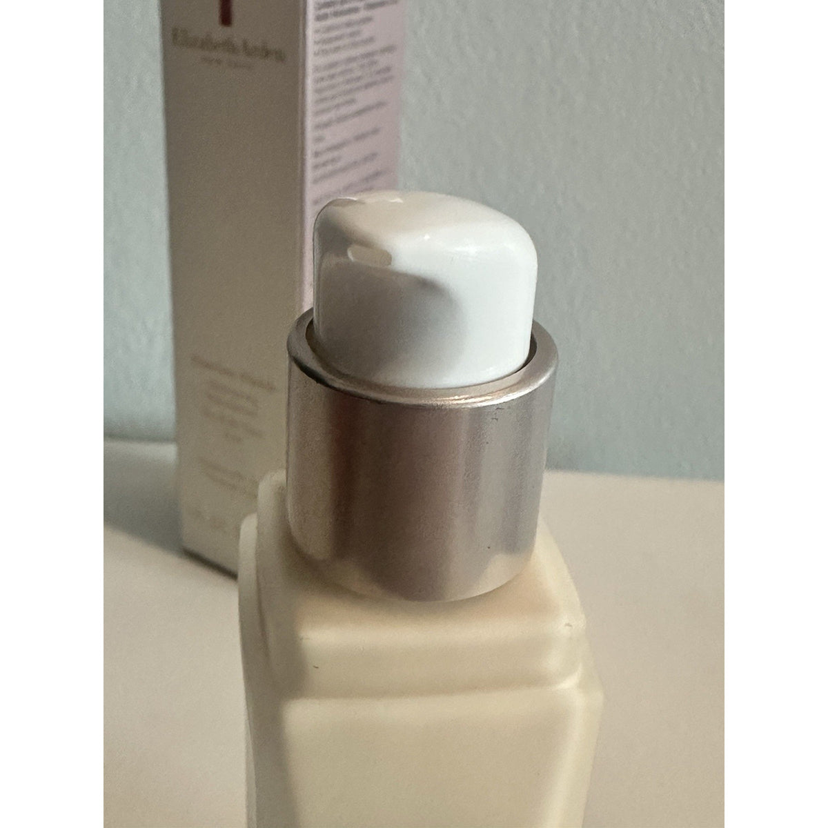 Elizabeth Arden Flawless Finish Foundation 120W 1oz New In Box