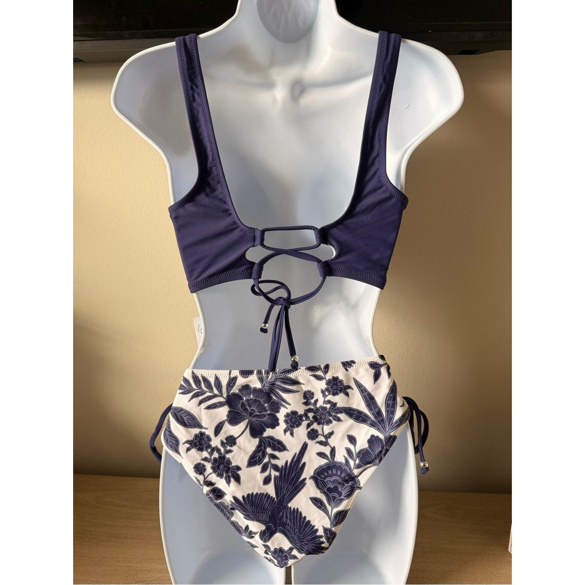 Cupshe NWT Navy White Floral Wrap Bikini Set Tie Side Swimsuit Size Medium